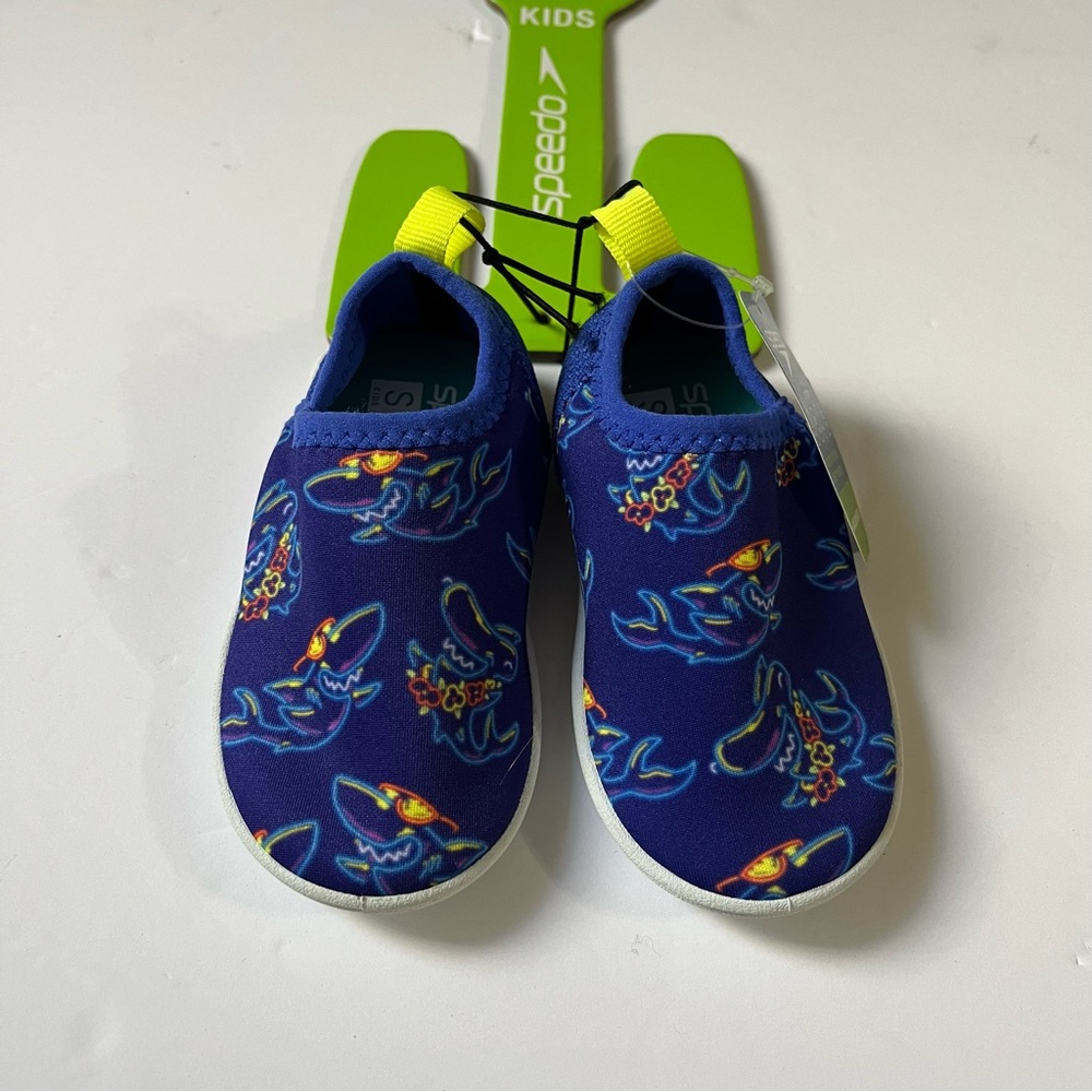Speedo Kids water shoes size S 5-6 Navy Neon Shark -NWT Beach Bootie